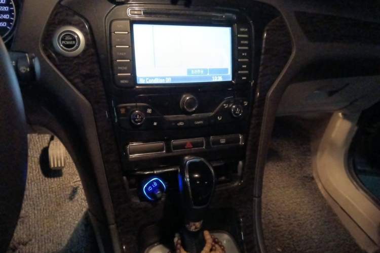 Used Ford Mondeo 2011 2.3L Luxury Model Audio And AC Panel