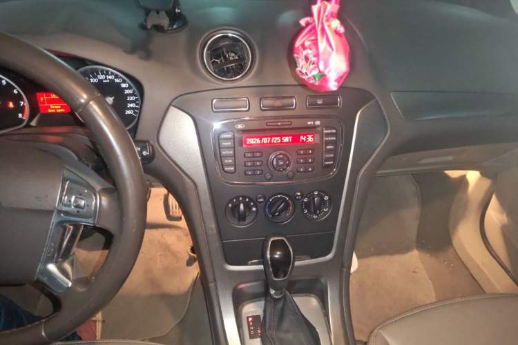 Used Ford Mondeo 2011 2.3L Fashion Edition Audio And AC Panel