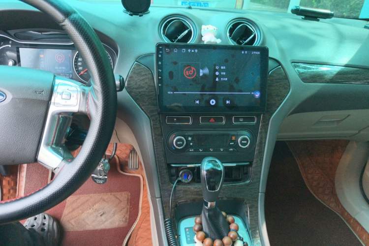 Used Ford Mondeo 2011 2.0L GTDi 200 Fashion Edition Audio And AC Panel