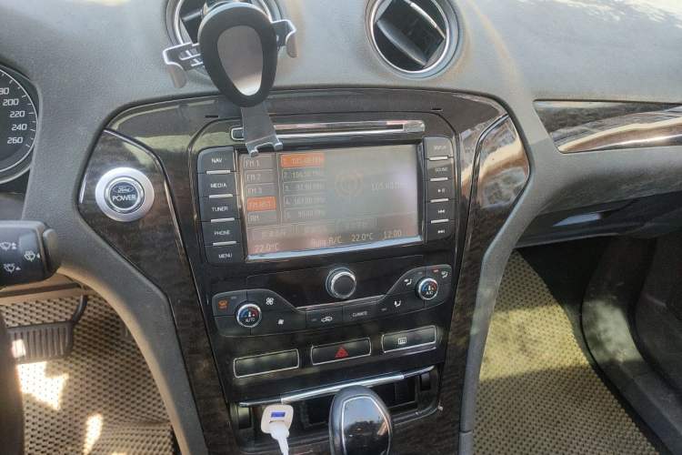 Used Ford Mondeo 2011 2.3L Fashion Edition Audio And AC Panel