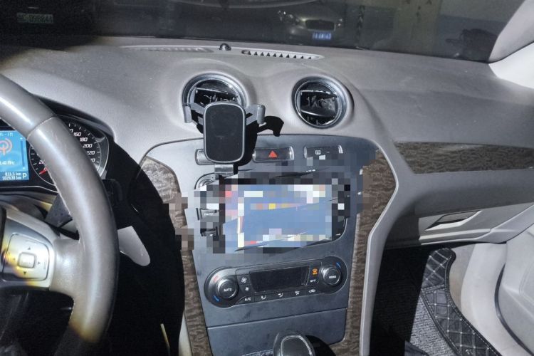 Used Ford Mondeo 2011 2.0L GTDi 200 Fashion Edition Audio And AC Panel
