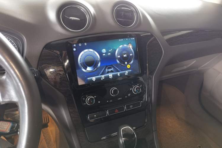Used Ford Mondeo 2011 2.0L GTDi 200 Fashion Edition Audio And AC Panel
