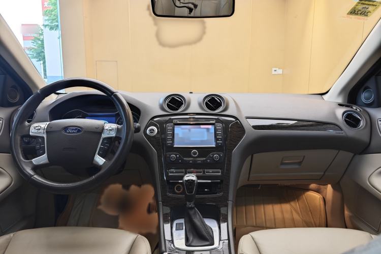 Used Ford Mondeo 2011 2.0L GTDi 200 Luxury Edition Audio And AC Panel
