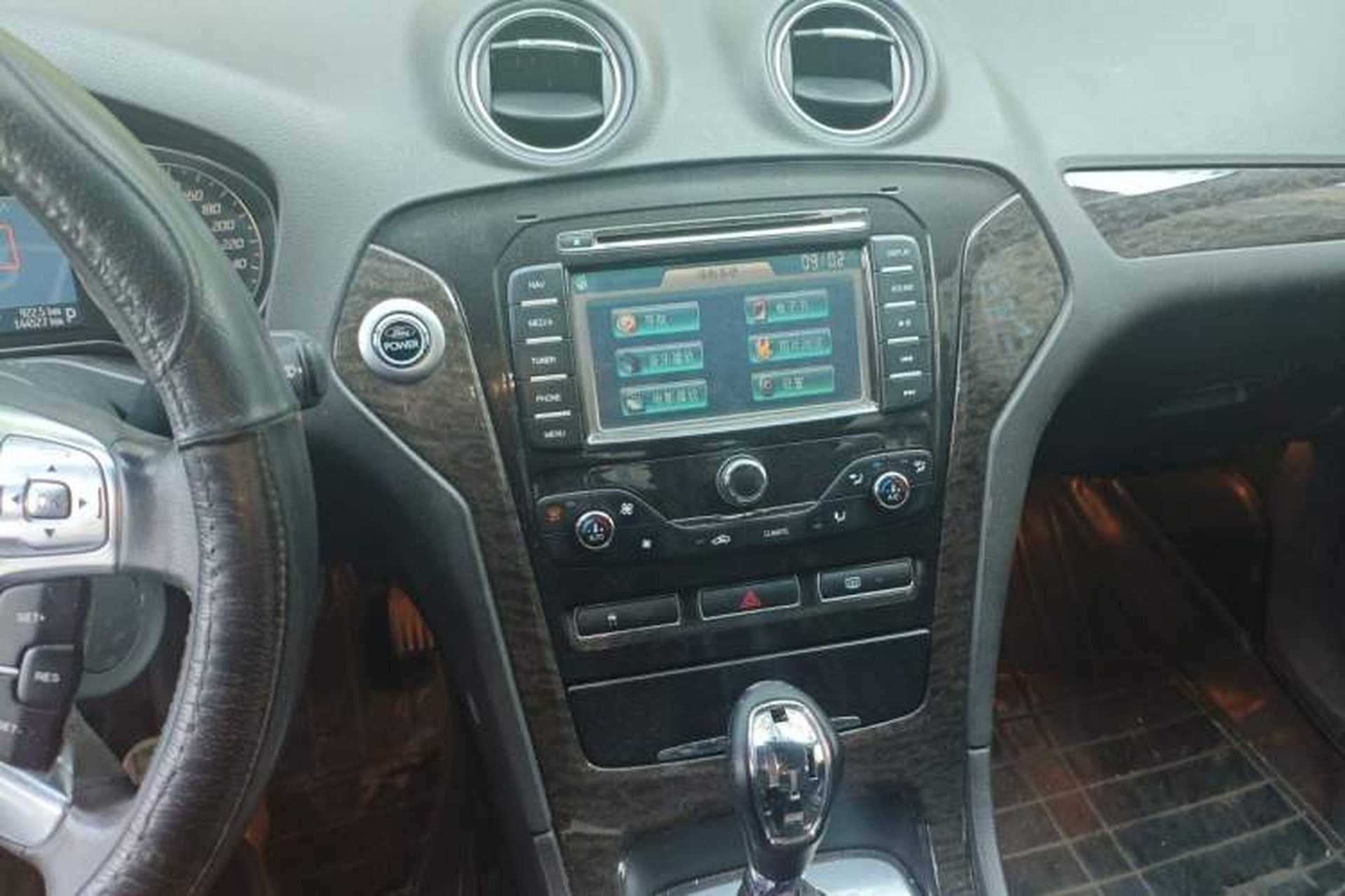 Used Ford Mondeo 2011 2.0L GTDi 200 Luxury Edition Audio And AC Panel