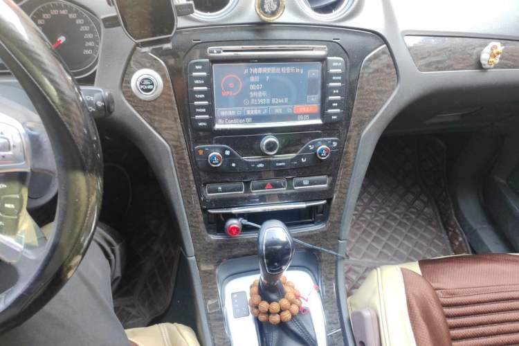 Used Ford Mondeo 2011 2.0L GTDi 200 Luxury Edition Audio And AC Panel