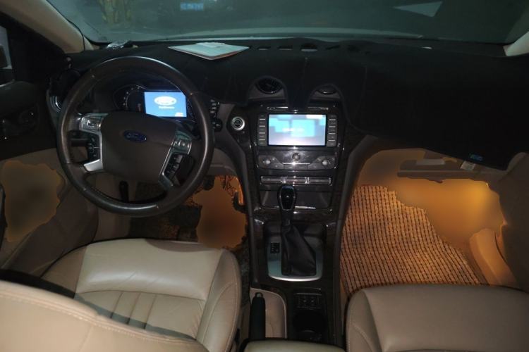Used Ford Mondeo 2011 2.0L GTDi 200 Luxury Edition Center Console