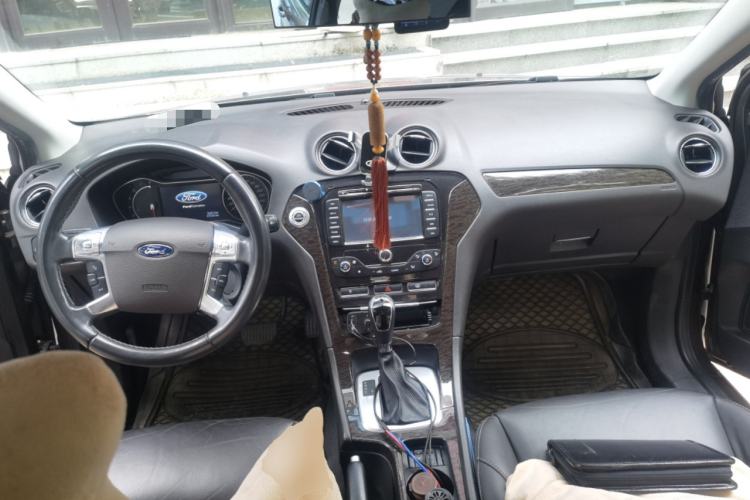 Used Ford Mondeo 2011 2.0L GTDi 200 Luxury Edition Center Console