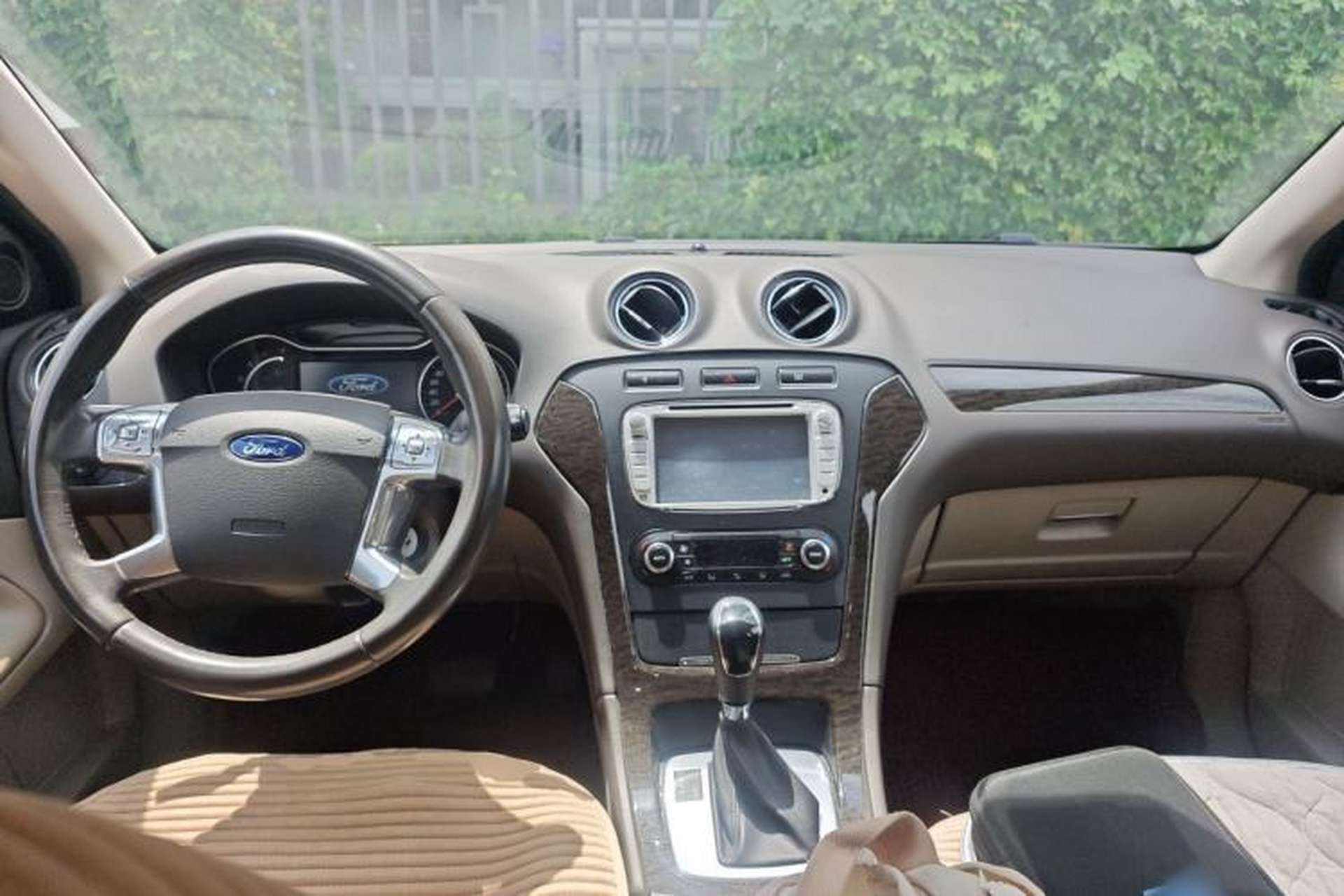 Used Ford Mondeo 2011 2.0L GTDi 200 Fashion Edition Center Console