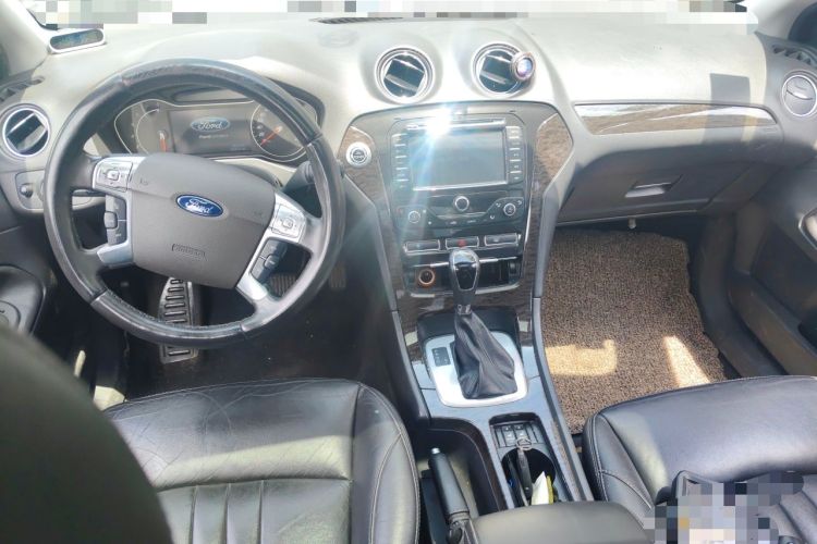 Used Ford Mondeo 2011 2.0L GTDi 200 Luxury Edition Center Console