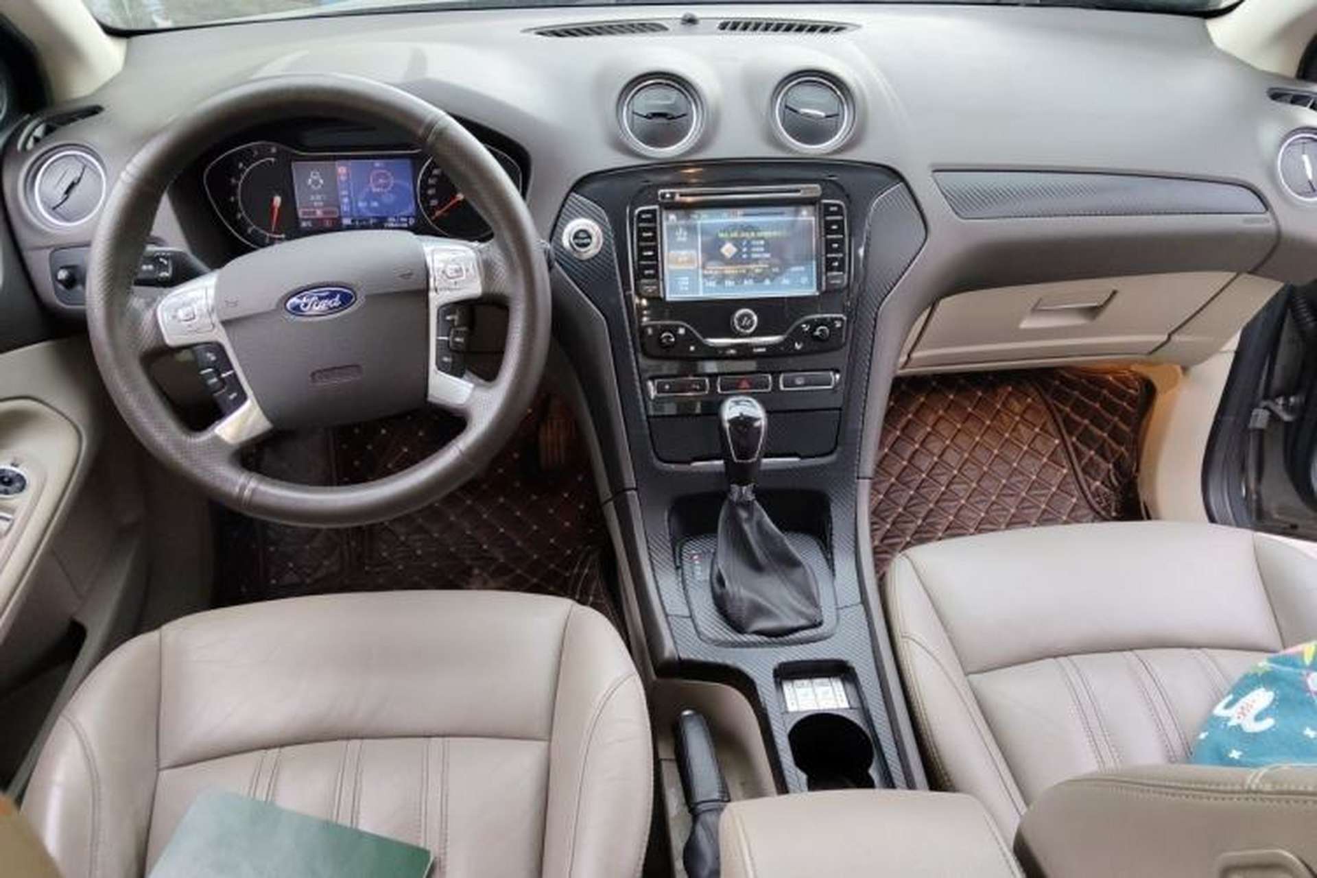 Used Ford Mondeo 2011 2.0L GTDi240 Ultimate Edition Center Console