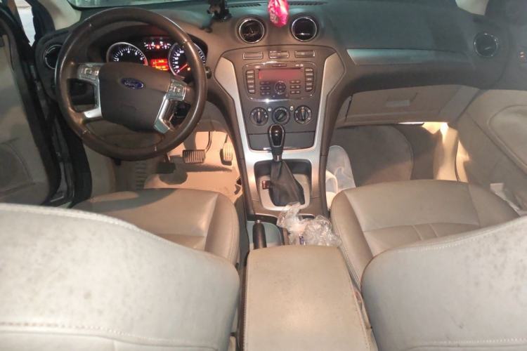 Used Ford Mondeo 2011 2.3L Fashion Edition Center Console