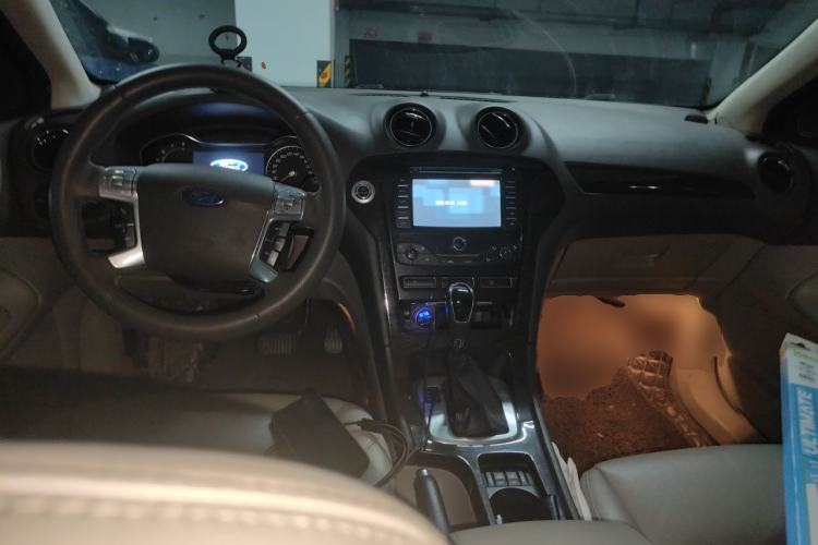 Used Ford Mondeo 2011 2.0L GTDi 200 Luxury Edition Center Console