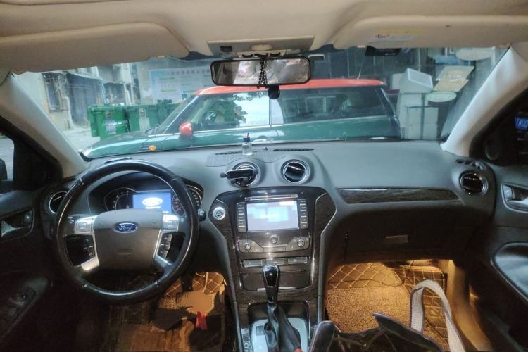 Used Ford Mondeo 2011 2.0L GTDi 200 Luxury Edition Center Console