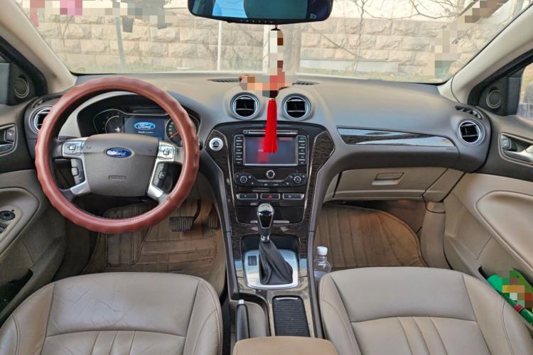 Used Ford Mondeo 2011 2.0L GTDi 200 Luxury Edition Center Console