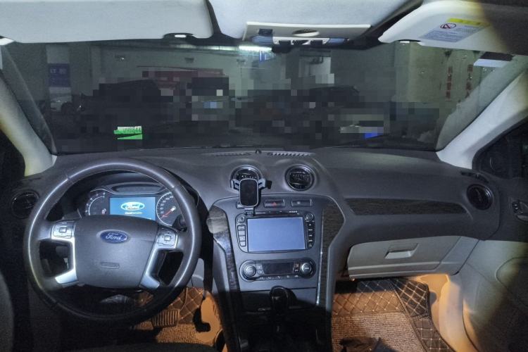 Used Ford Mondeo 2011 2.0L GTDi 200 Fashion Edition Center Console