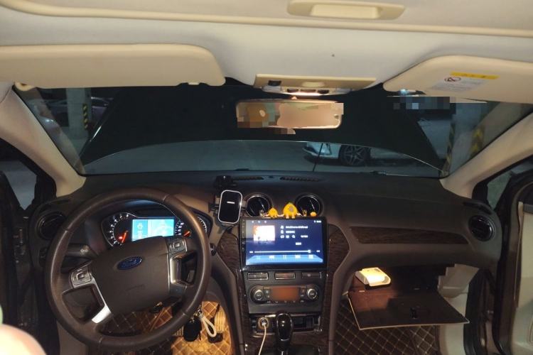 Used Ford Mondeo 2011 2.0L GTDi 200 Fashion Edition Center Console