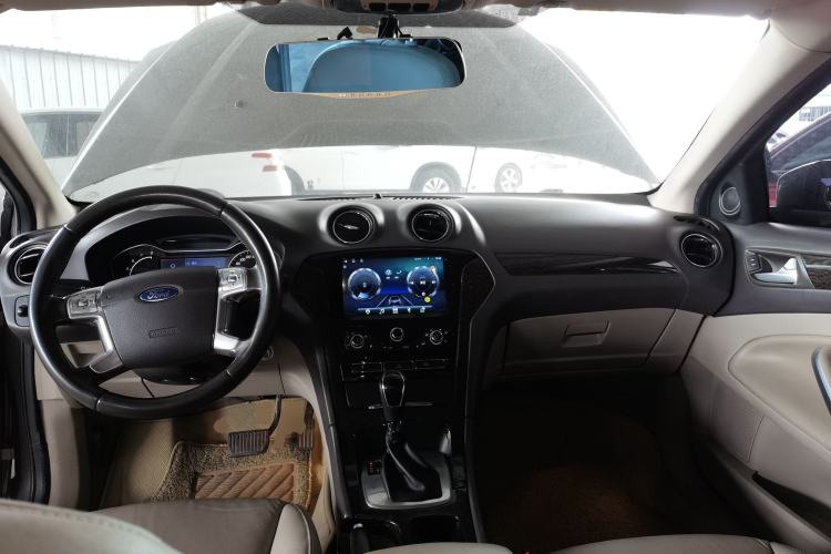 Used Ford Mondeo 2011 2.0L GTDi 200 Fashion Edition Center Console