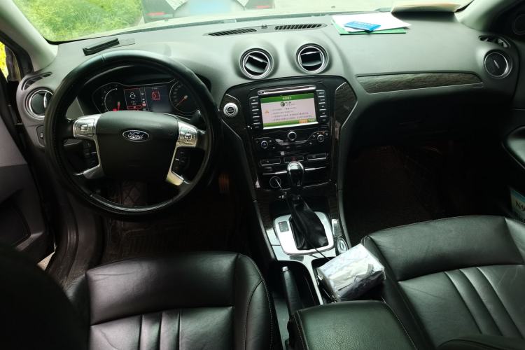 Used Ford Mondeo 2011 2.0L GTDi 200 Luxury Edition Center Console