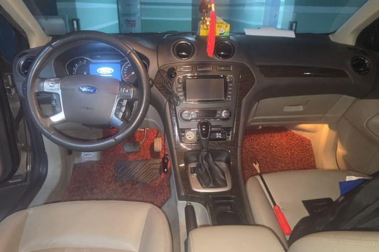 Used Ford Mondeo 2011 2.0L GTDi 200 Fashion Edition Center Console