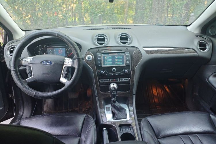 Used Ford Mondeo 2011 2.0L GTDi 200 Luxury Edition Center Console