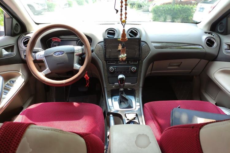 Used Ford Mondeo 2011 2.0L GTDi 200 Fashion Edition Center Console