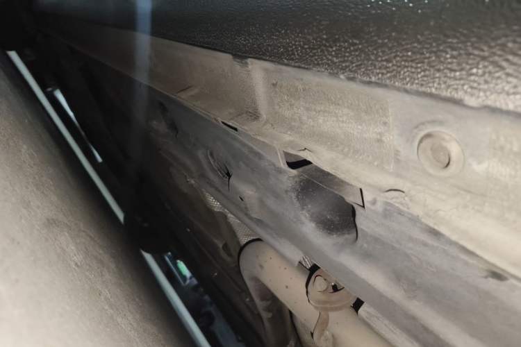 Used Ford Mondeo 2011 2.0L GTDi 200 Fashion Edition Chassis Rear Left