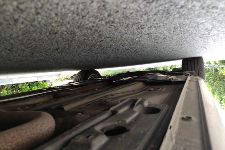 Used Ford Mondeo 2011 2.0L GTDi 200 Fashion Edition Chassis Rear Left