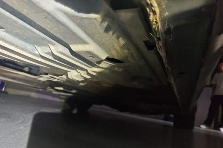Used Ford Mondeo 2011 2.0L GTDi 200 Fashion Edition Chassis Rear Right