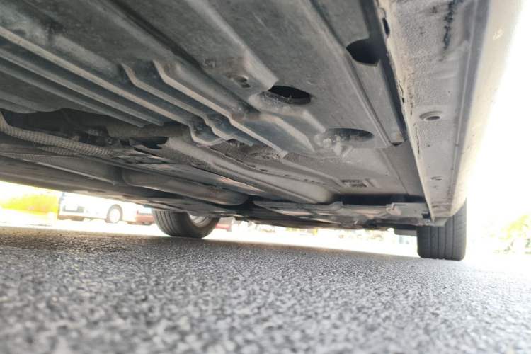 Used Ford Mondeo 2011 2.0L GTDi 200 Fashion Edition Chassis Rear Right