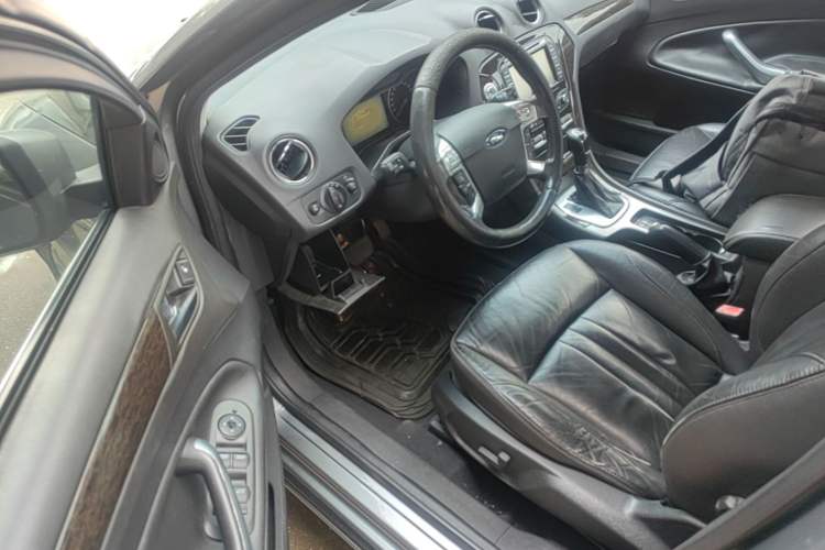 Used Ford Mondeo 2011 2.0L GTDi 200 Luxury Edition Driver Seat