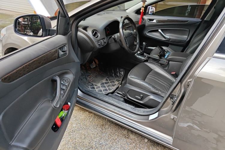 Used Ford Mondeo 2011 2.0L GTDi 200 Luxury Edition Driver Seat