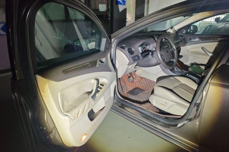 Used Ford Mondeo 2011 2.0L GTDi 200 Fashion Edition Driver Seat