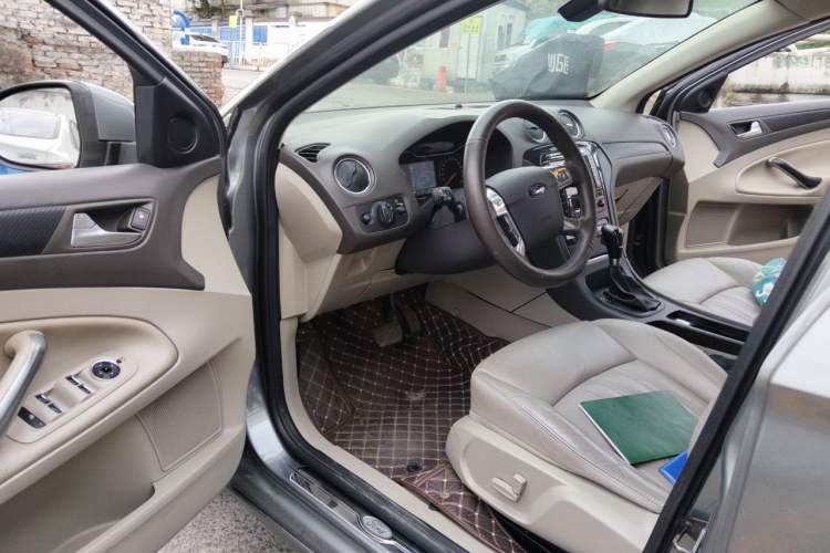 Used Ford Mondeo 2011 2.0L GTDi240 Ultimate Edition Driver Seat