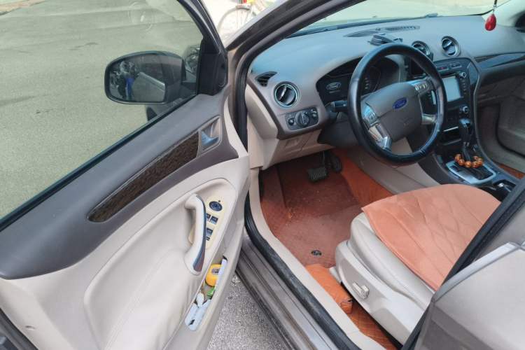 Used Ford Mondeo 2011 2.0L GTDi 200 Fashion Edition Driver Seat