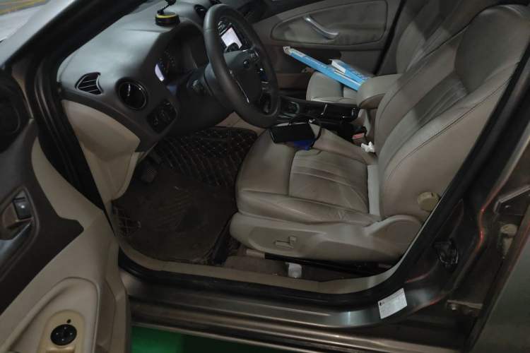 Used Ford Mondeo 2011 2.0L GTDi 200 Luxury Edition Driver Seat