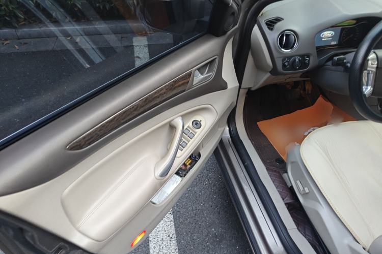 Used Ford Mondeo 2011 2.0L GTDi 200 Fashion Edition Driver Seat
