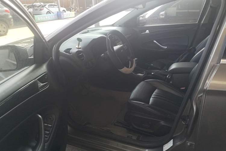 Used Ford Mondeo 2011 2.0L GTDi 200 Luxury Edition Driver Seat