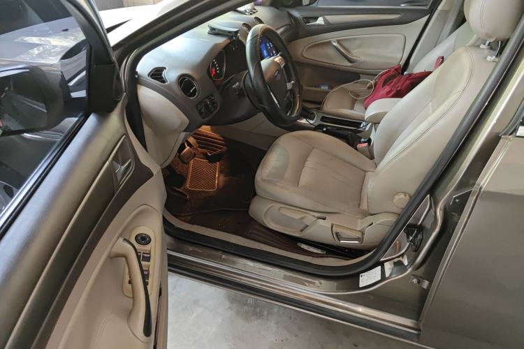 Used Ford Mondeo 2011 2.3L Fashion Edition Driver Seat