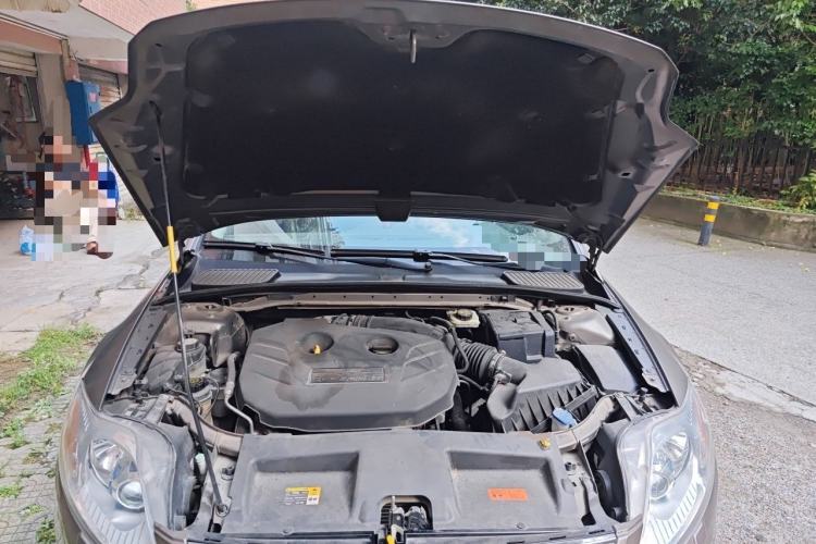 Used Ford Mondeo 2011 2.0L GTDi 200 Luxury Edition Engine Bay