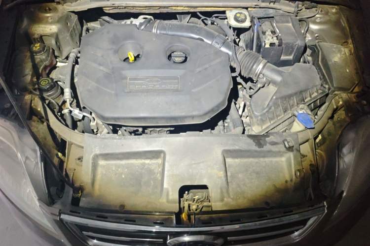 Used Ford Mondeo 2011 2.0L GTDi 200 Fashion Edition Engine Bay
