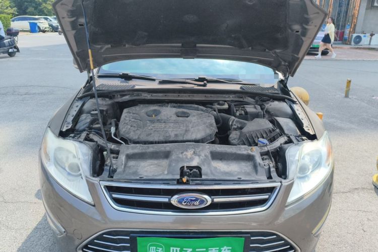 Used Ford Mondeo 2011 2.0L GTDi 200 Fashion Edition Engine Bay