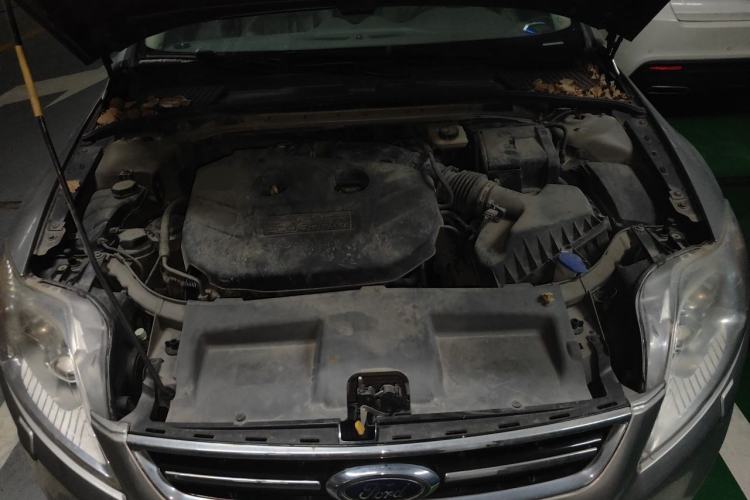 Used Ford Mondeo 2011 2.0L GTDi 200 Luxury Edition Engine Bay