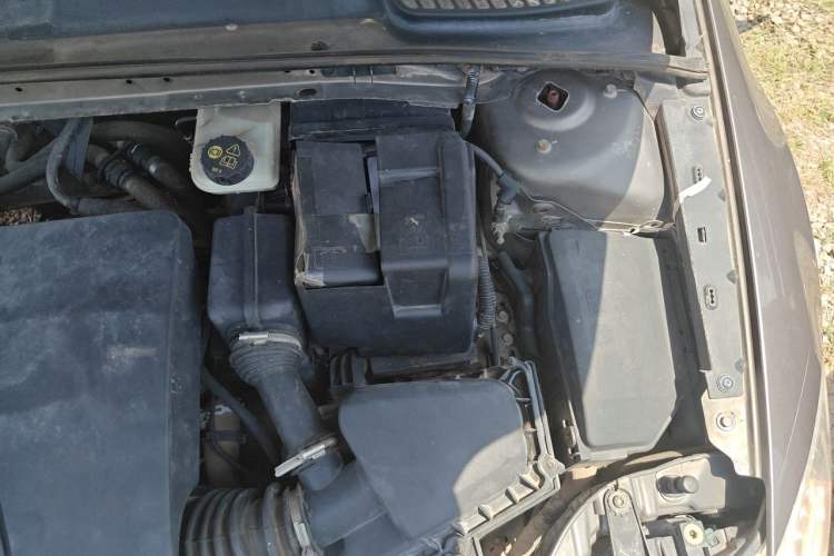 Used Ford Mondeo 2011 2.3L Luxury Model Engine Bay Left