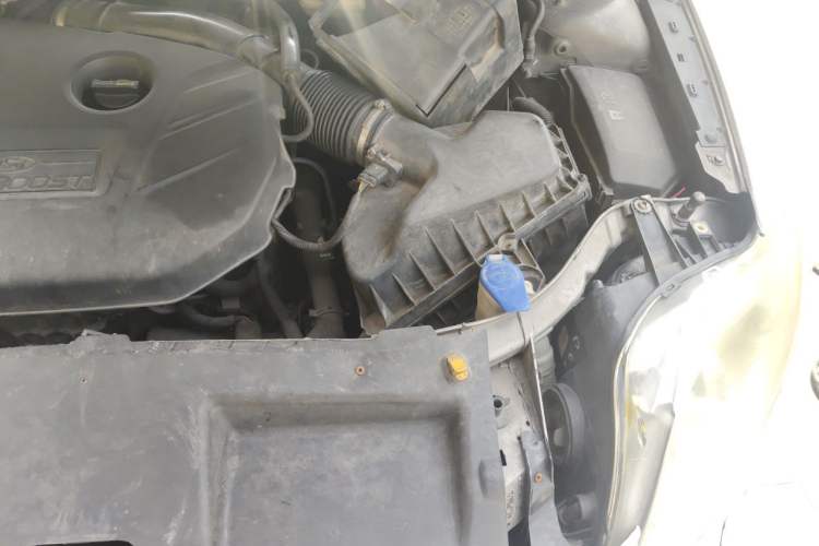 Used Ford Mondeo 2011 2.0L GTDi 200 Luxury Edition Engine Bay Left