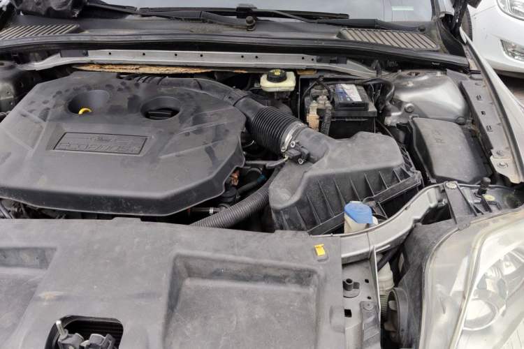 Used Ford Mondeo 2011 2.0L GTDi240 Ultimate Edition Engine Bay Left