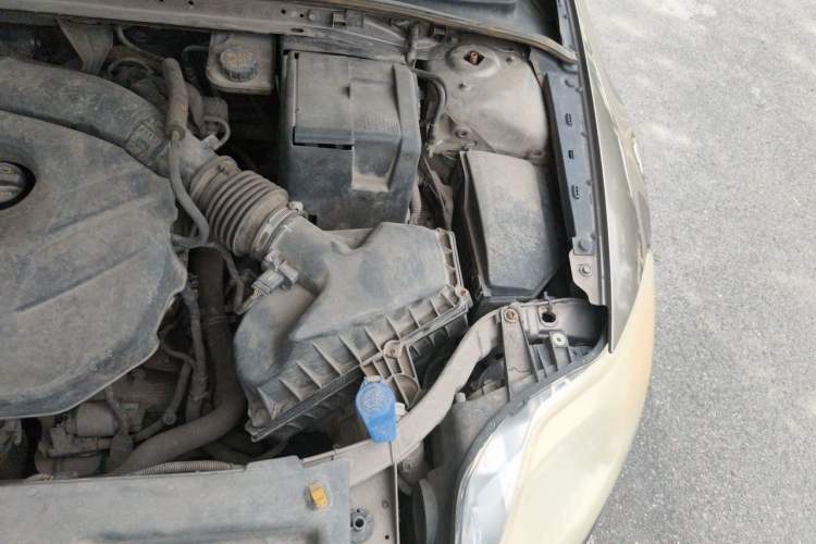 Used Ford Mondeo 2011 2.0L GTDi 200 Fashion Edition Engine Bay Left