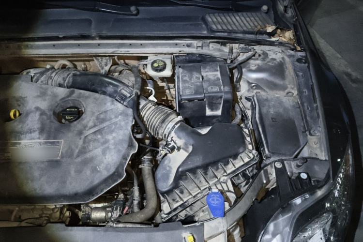 Used Ford Mondeo 2011 2.0L GTDi 200 Fashion Edition Engine Bay Left