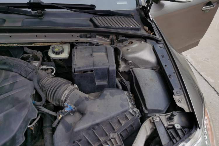 Used Ford Mondeo 2011 2.0L GTDi 200 Fashion Edition Engine Bay Left