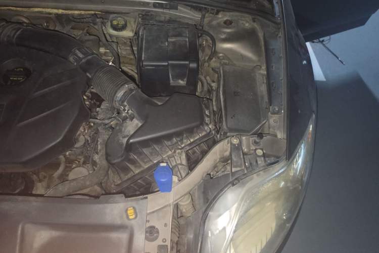 Used Ford Mondeo 2011 2.0L GTDi 200 Fashion Edition Engine Bay Left