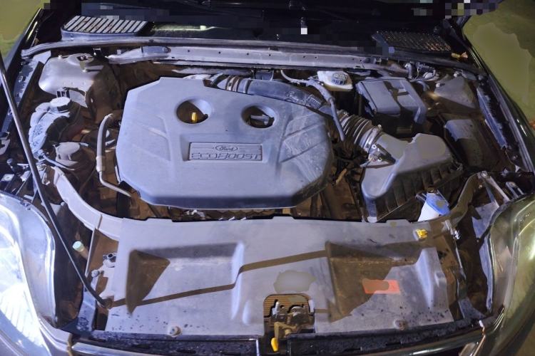Used Ford Mondeo 2011 2.0L GTDi 200 Fashion Edition Engine Bay